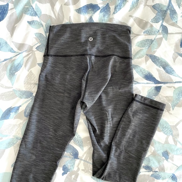 High-Waist Wunder Under Grey Leggings - Picture 4 of 4
